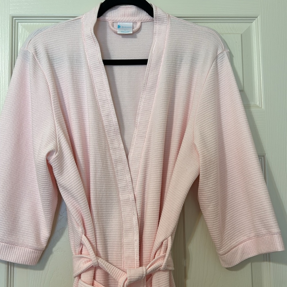 CLEARANCE.       Sleep Zenista Spa Robe.       Like New Condition